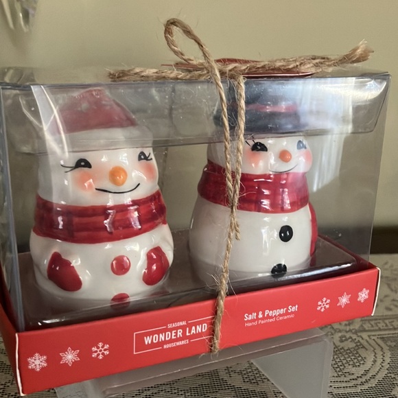 NIB WONDERLAND Retro Snowman Salt & Pepper - ADORABLE! - Picture 6 of 8